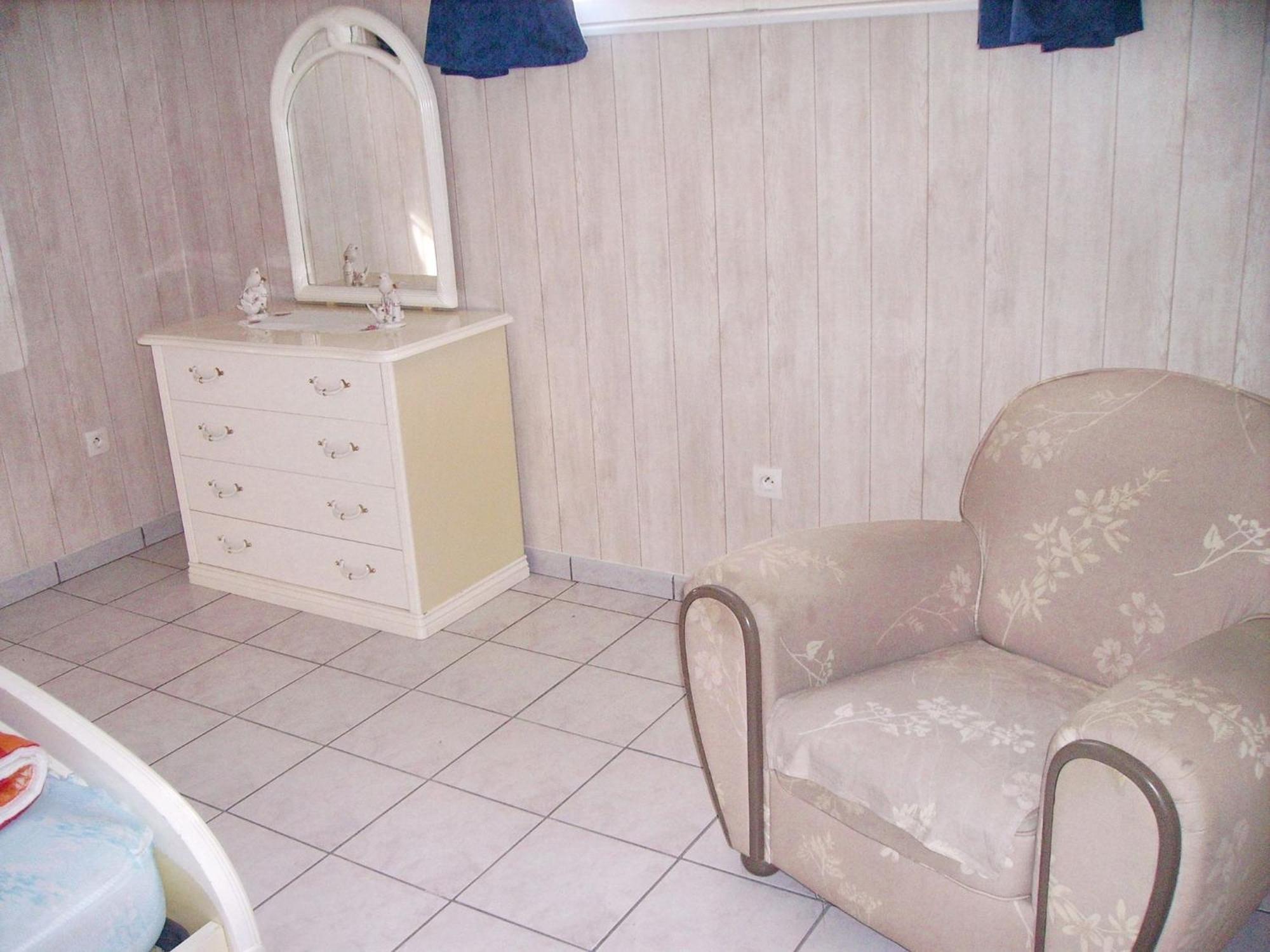 Appartement Charmant A Breuillet Avec Jardin Spacieux Екстер'єр фото